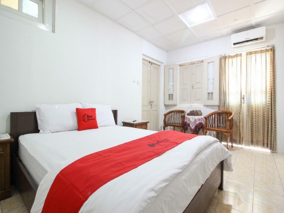 Reddoorz Syariah Near Wijilan 2*