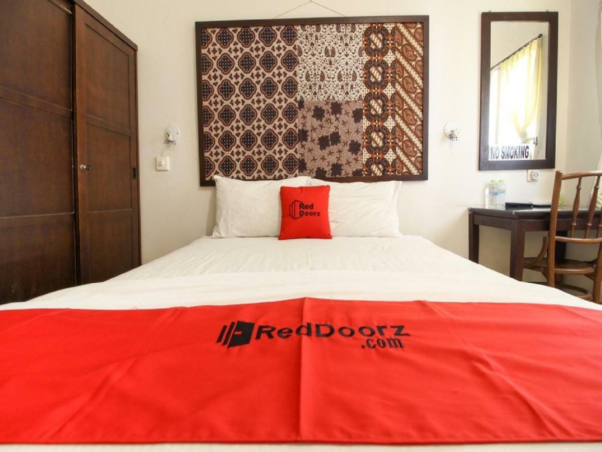 Guest house Reddoorz Syariah Near Wijilan