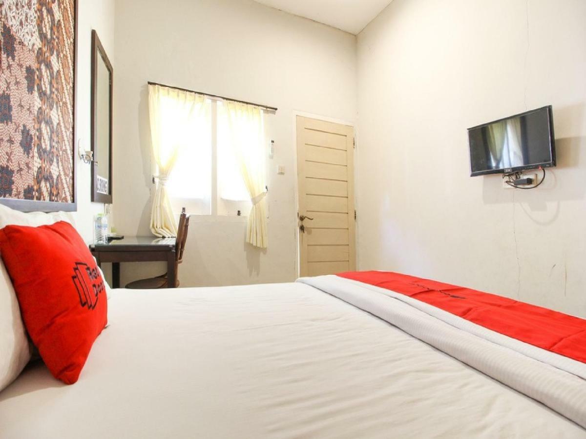 Reddoorz Syariah Near Wijilan Guest house
